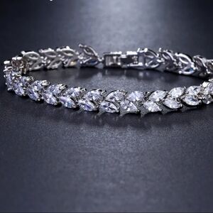 18k White Gold plated Swarovski Women's marquise bracelet
